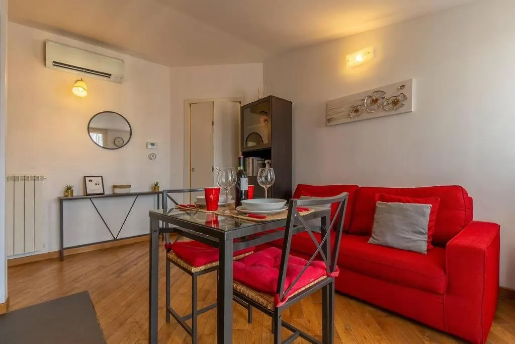 Unique & Strategic Flat, 50M From M4 Station Daire Milano