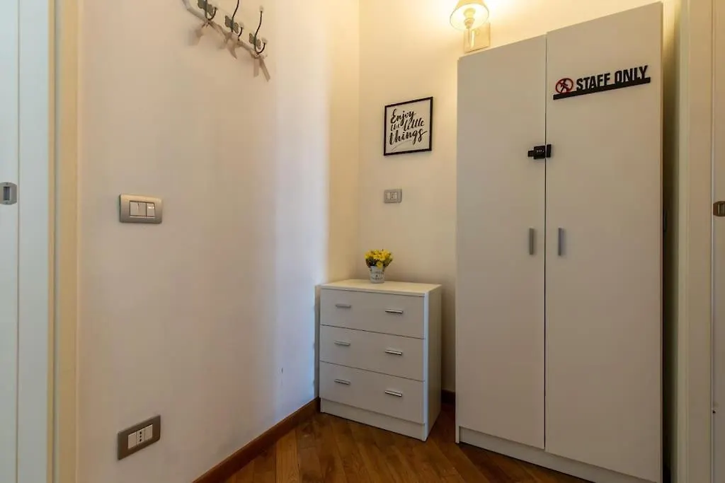 Unique & Strategic Flat, 50M From M4 Station Daire Milano