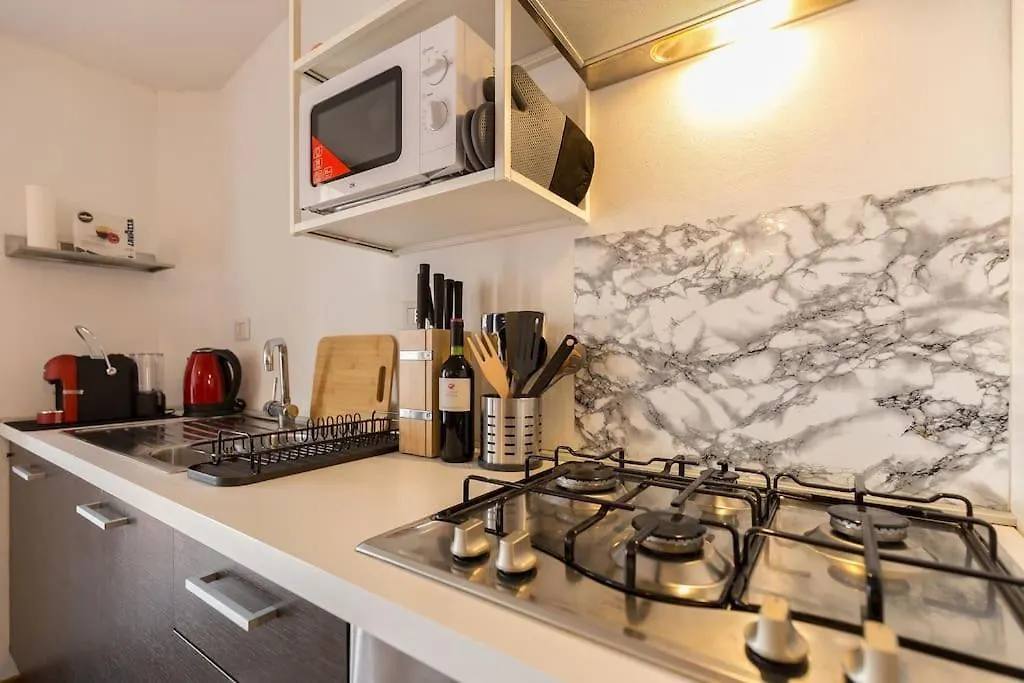 Unique & Strategic Flat, 50M From M4 Station Daire Milano
